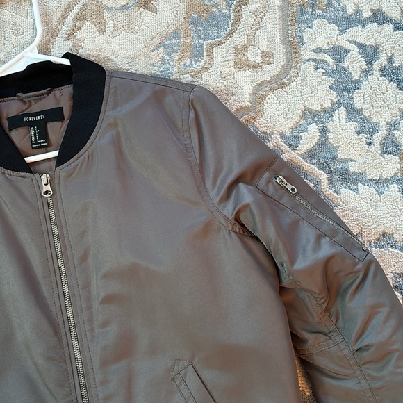 Lot of 2 Forever 21 Green Bomber Jackets Size Small - Picture 3 of 7